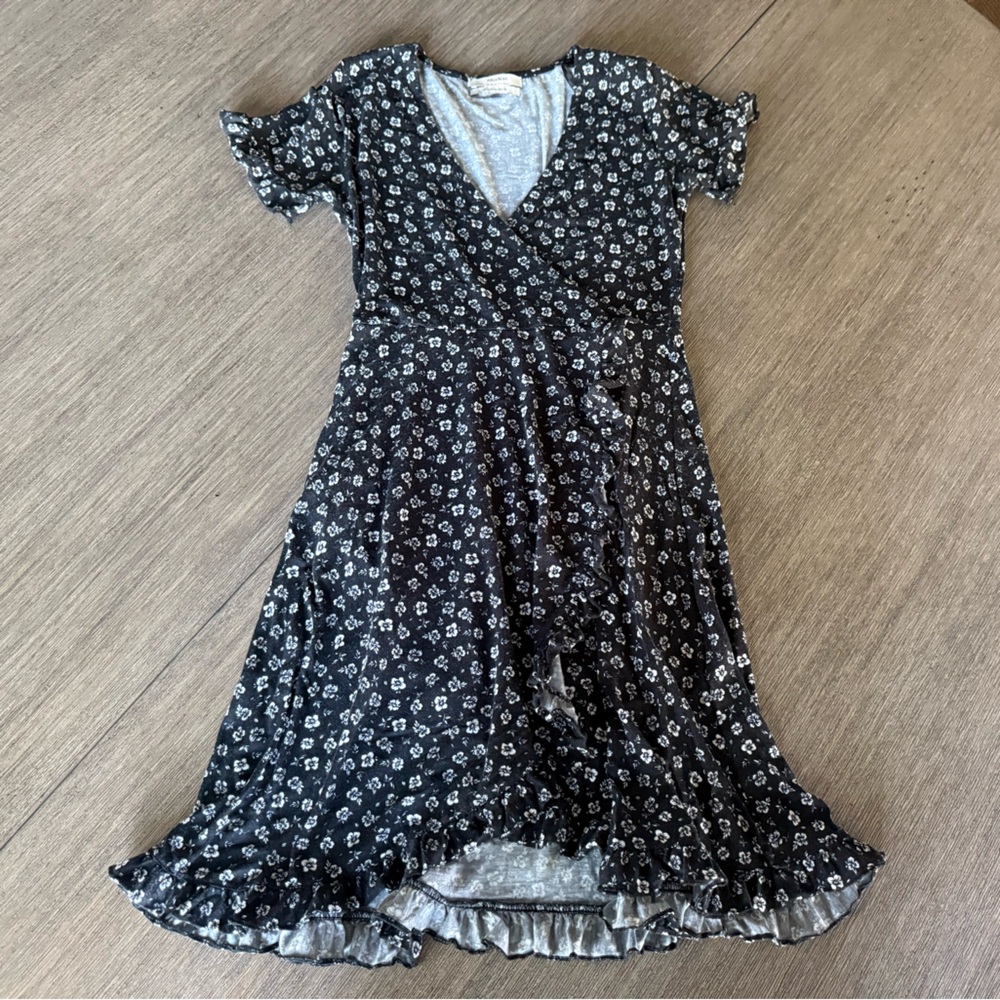 Pull & Bear Floral Ruffle Wrap Dress